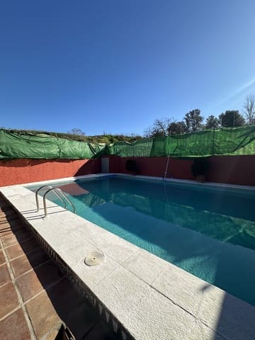 3 quarto Moradia para venda em San Pedro de Alcántara Pueblo, Marbella com piscina - 630 000 € (Ref: 9823446)