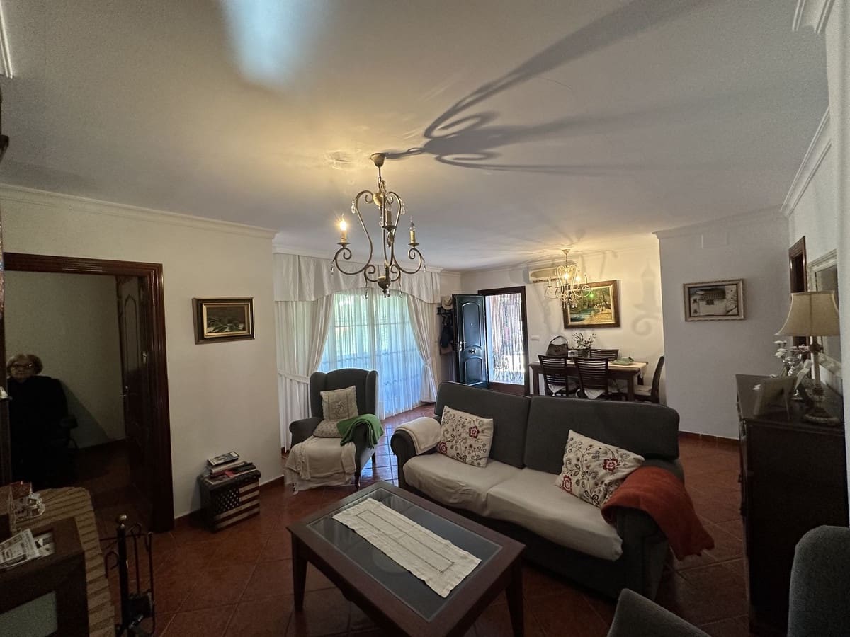 3 quarto Moradia para venda em San Pedro de Alcantara com piscina - 630 000 € (Ref: 9823446)