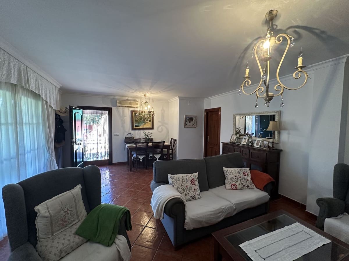 3 quarto Moradia para venda em San Pedro de Alcantara com piscina - 630 000 € (Ref: 9823446)