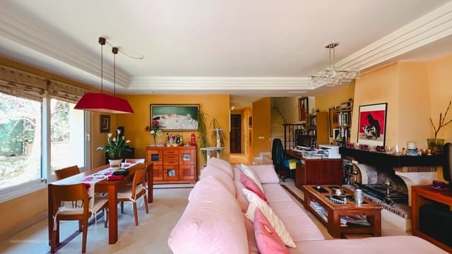 4 chambre Villa/Maison Semi-Mitoyenne à vendre à Riviera del Sol, Mijas avec piscine garage - 660 000 € (Ref: 9823447)