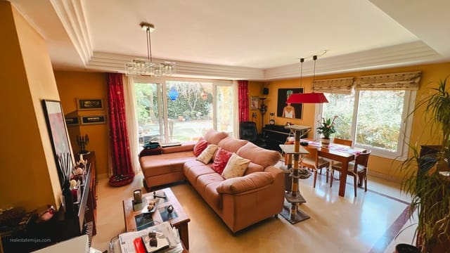 4 chambre Villa/Maison Semi-Mitoyenne à vendre à Riviera del Sol, Mijas avec piscine garage - 660 000 € (Ref: 9823447)