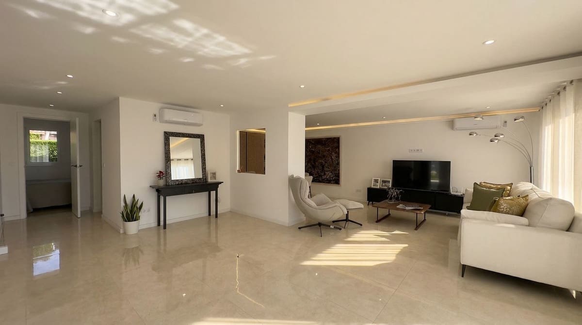 3 chambre Villa/Maison Semi-Mitoyenne à vendre à Calahonda - 699 999 € (Ref: 9823448)