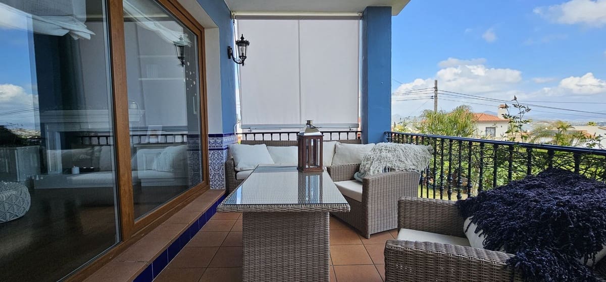 3 bedroom Villa for sale in Alhaurin de la Torre with pool - € 825,000 (Ref: 9823449)