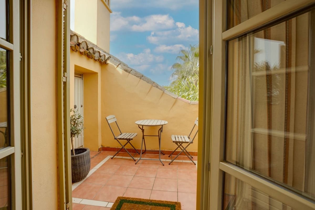 Casa de 3 habitaciones en Sotogrande en venta con piscina garaje - 750.000 € (Ref: 9823451)