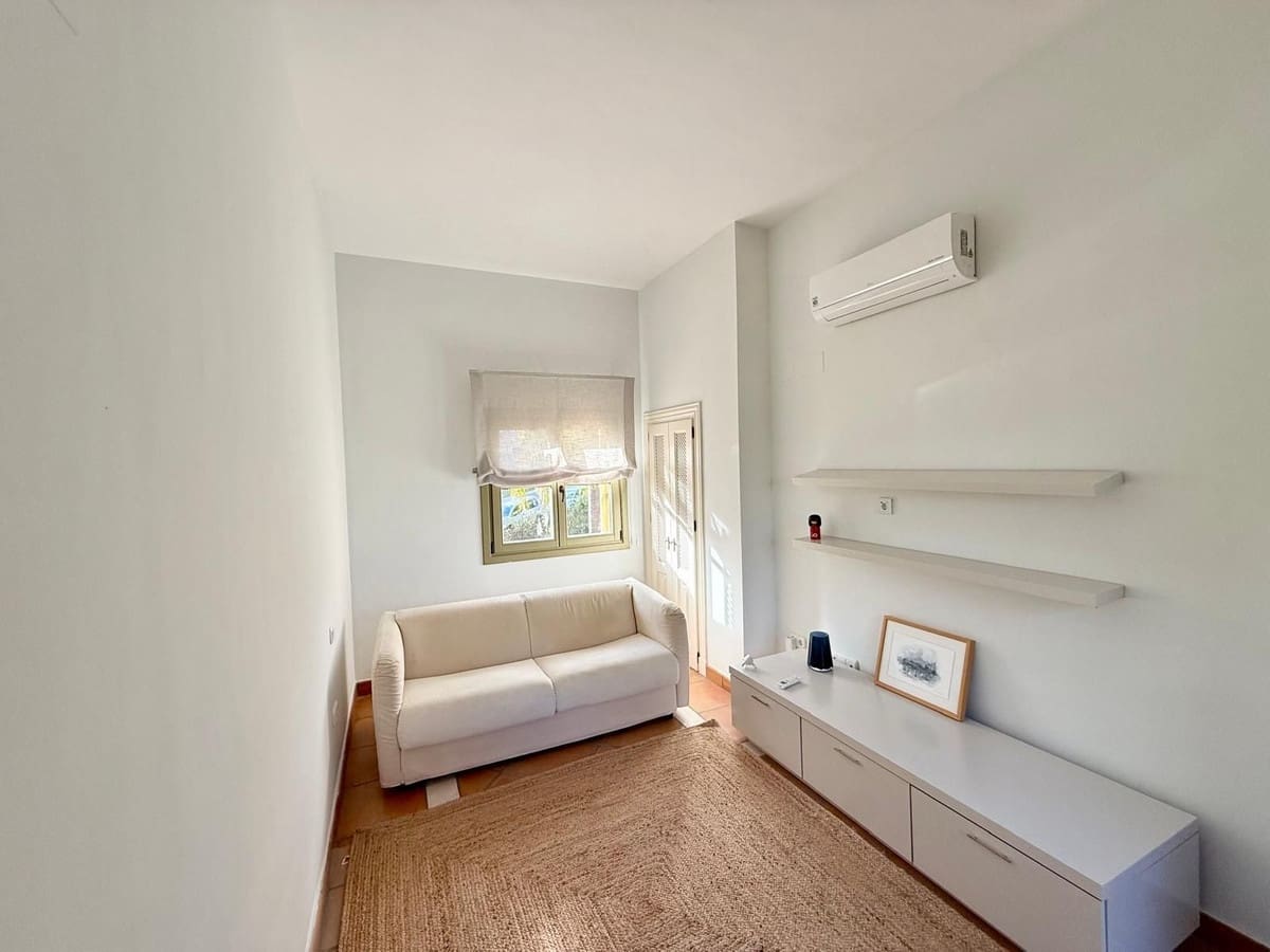 Casa de 3 habitaciones en Sotogrande en venta con piscina garaje - 750.000 € (Ref: 9823451)