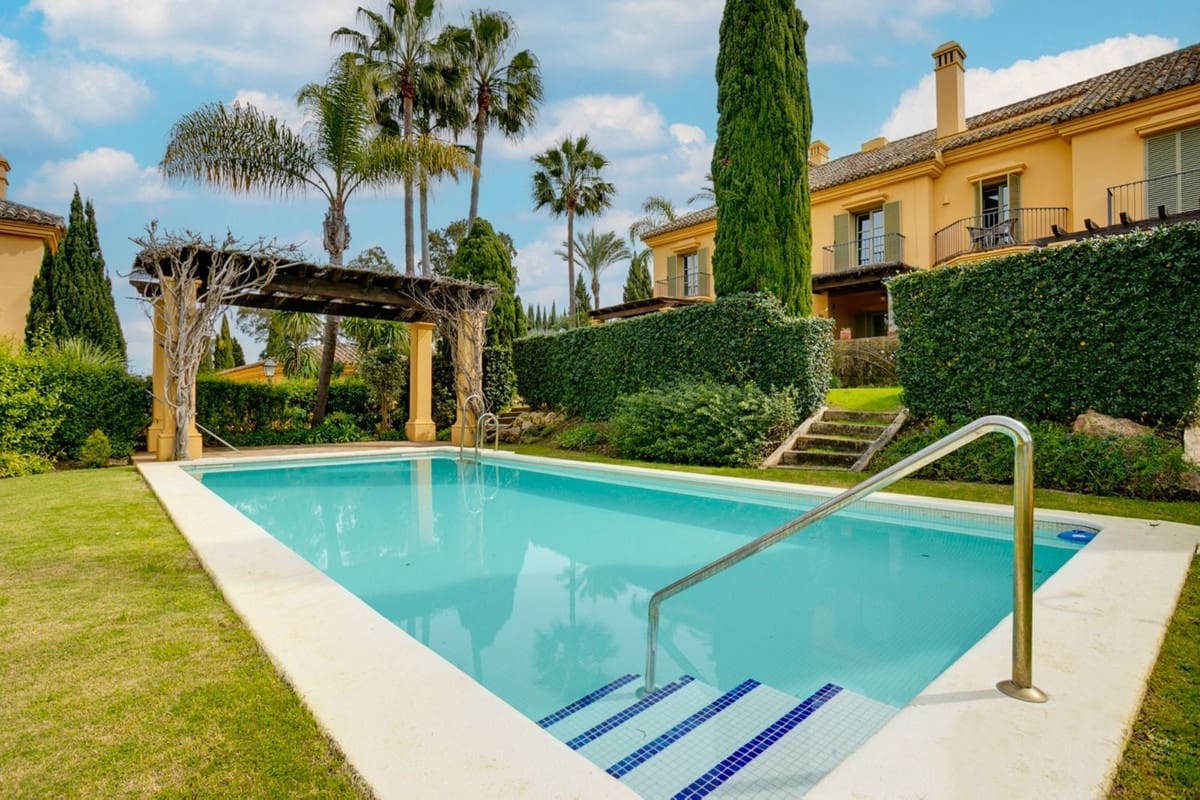 Casa de 3 habitaciones en Sotogrande en venta con piscina garaje - 750.000 € (Ref: 9823451)