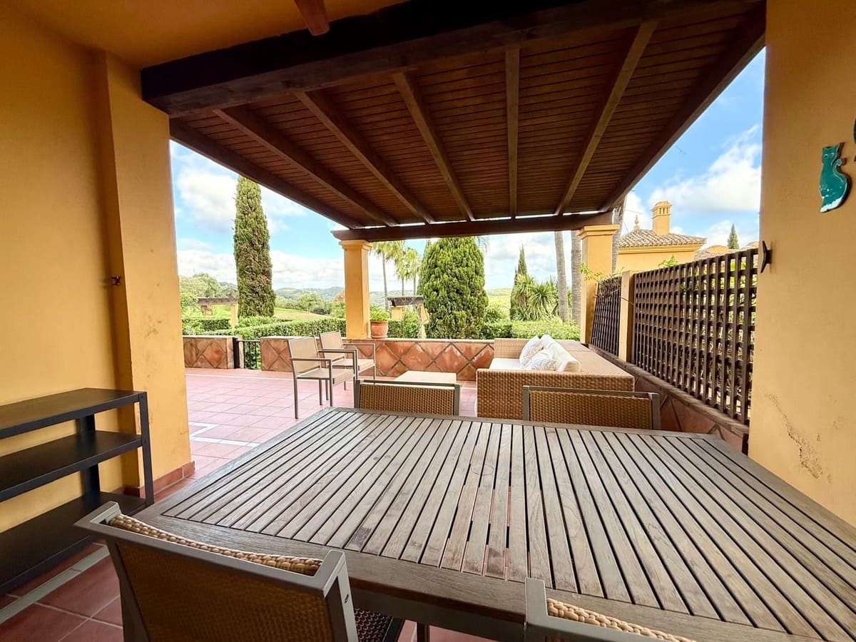 Casa de 3 habitaciones en Sotogrande en venta con piscina garaje - 750.000 € (Ref: 9823451)