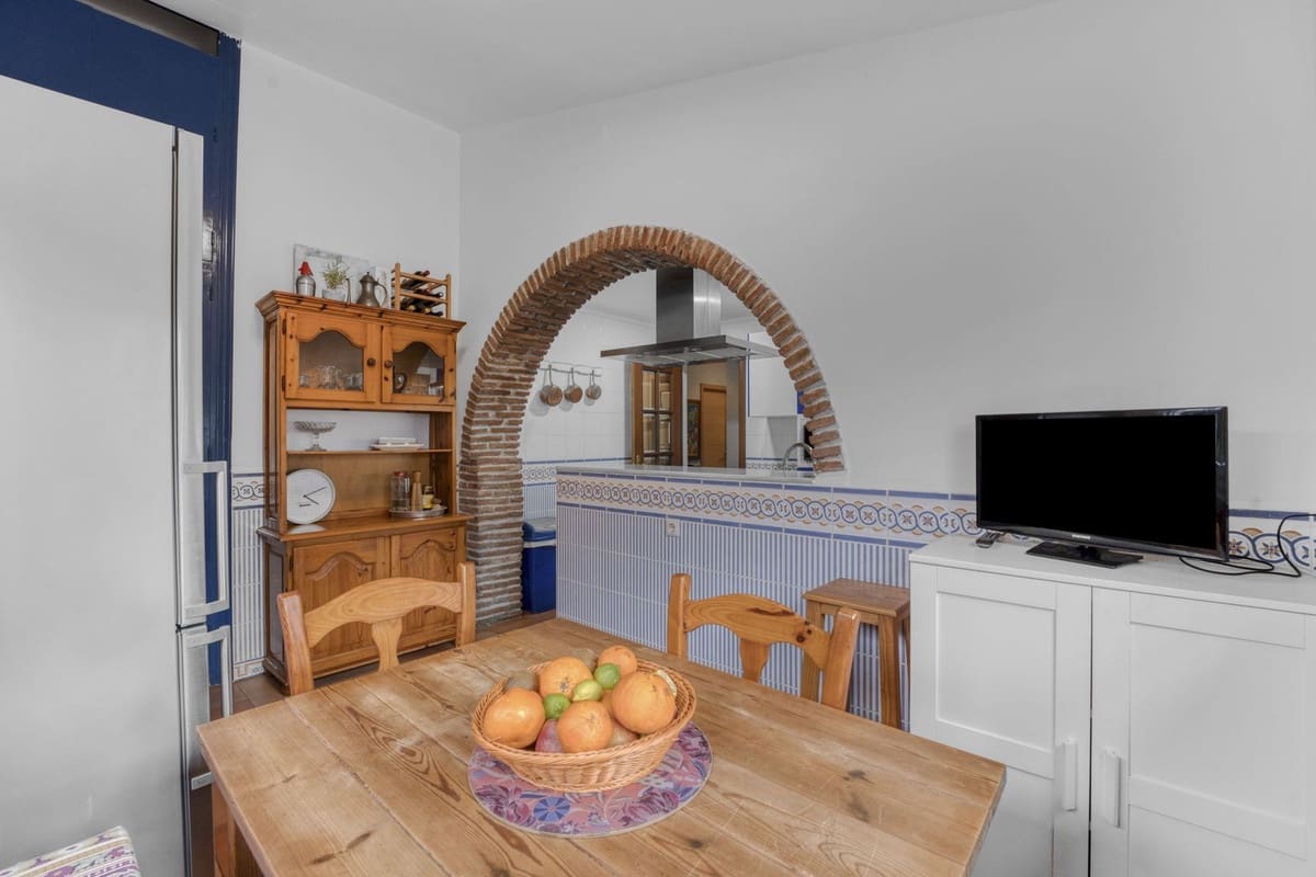 5 makuuhuone Huvila myytävänä paikassa Malaga kaupunki - 890 000 € (Ref: 9823453)