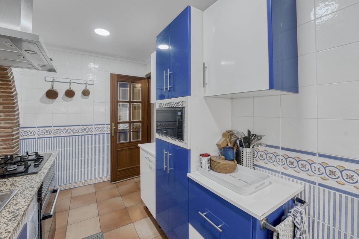5 makuuhuone Huvila myytävänä paikassa Malaga kaupunki - 890 000 € (Ref: 9823453)