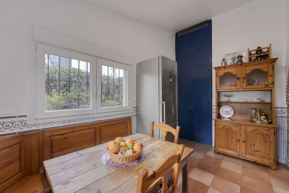 5 makuuhuone Huvila myytävänä paikassa Malaga kaupunki - 890 000 € (Ref: 9823453)