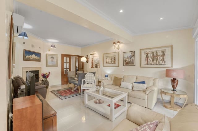 5 bedroom Villa for sale in Centro Historico, Málaga city - € 890,000 (Ref: 9823453)