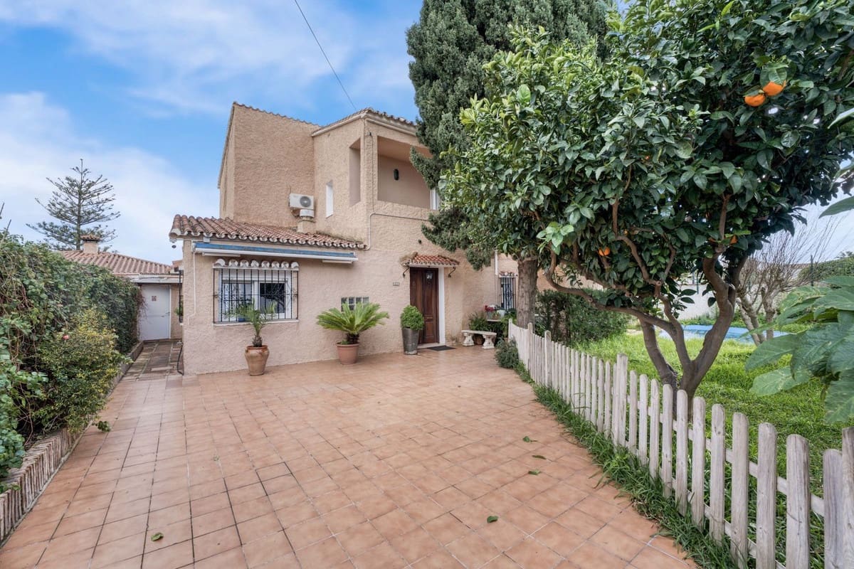 5 makuuhuone Huvila myytävänä paikassa Malaga kaupunki - 890 000 € (Ref: 9823453)