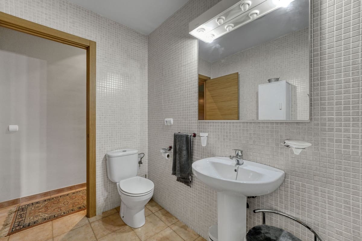 5 makuuhuone Huvila myytävänä paikassa Malaga kaupunki - 890 000 € (Ref: 9823453)