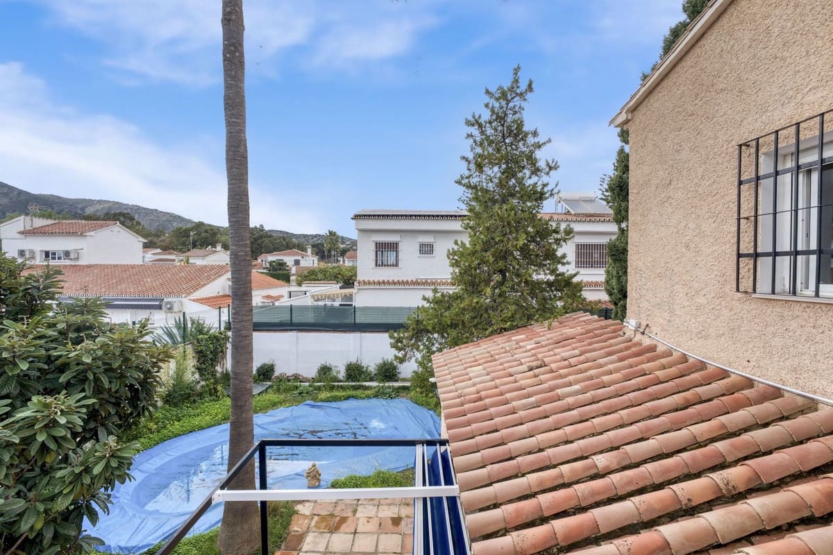 5 makuuhuone Huvila myytävänä paikassa Malaga kaupunki - 890 000 € (Ref: 9823453)