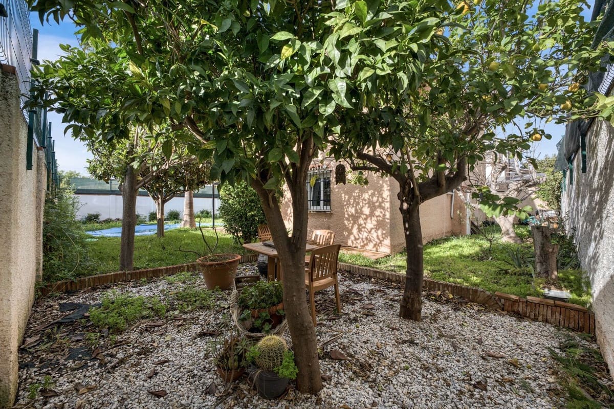 5 makuuhuone Huvila myytävänä paikassa Malaga kaupunki - 890 000 € (Ref: 9823453)