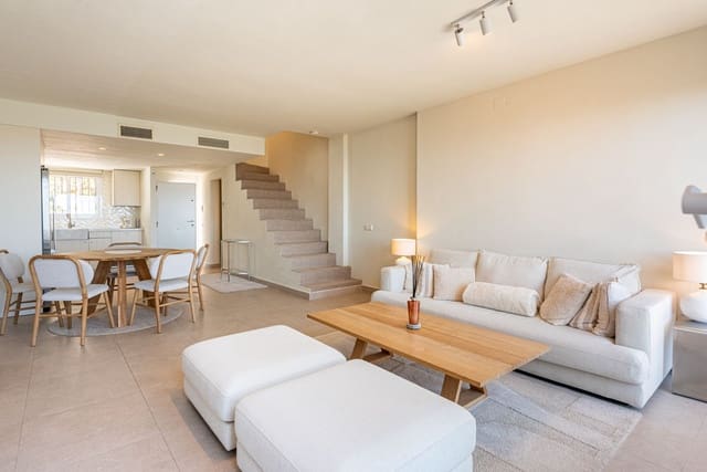 2 soveværelse Byhus til salg i Los Monteros, Marbella med swimmingpool - € 595.000 (Ref: 9823454)