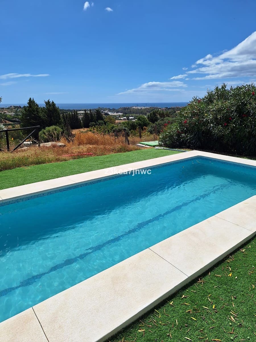 4 sypialnia Willa na sprzedaż w Estepona z basenem - 1 300 000 € (Ref: 9823456)