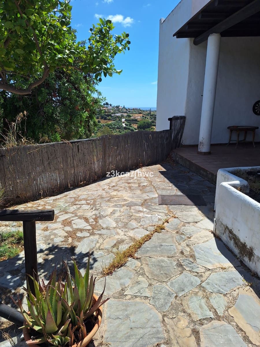 4 sypialnia Willa na sprzedaż w Estepona z basenem - 1 300 000 € (Ref: 9823456)