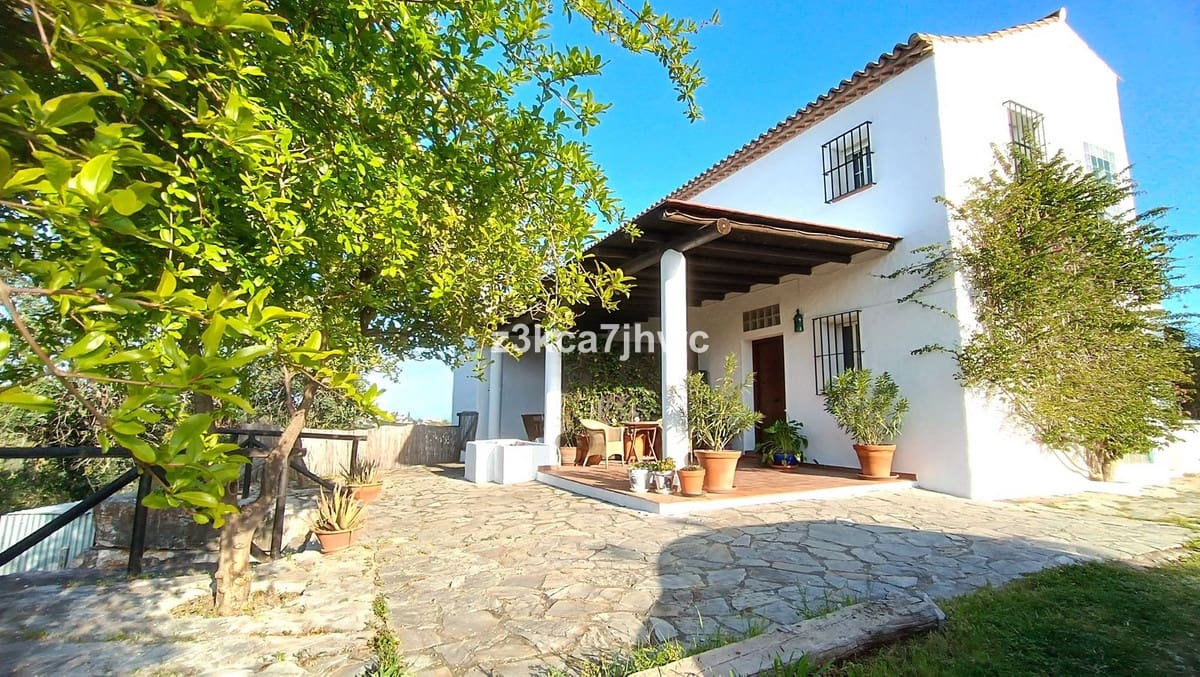 4 sypialnia Willa na sprzedaż w Estepona z basenem - 1 300 000 € (Ref: 9823456)