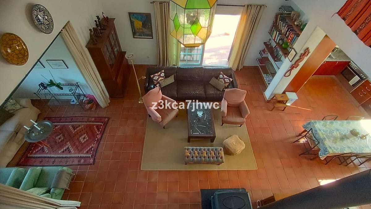 4 sypialnia Willa na sprzedaż w Estepona z basenem - 1 300 000 € (Ref: 9823456)