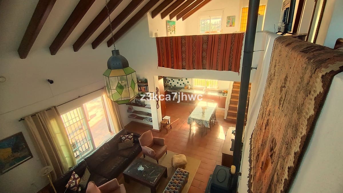 4 sypialnia Willa na sprzedaż w Estepona z basenem - 1 300 000 € (Ref: 9823456)