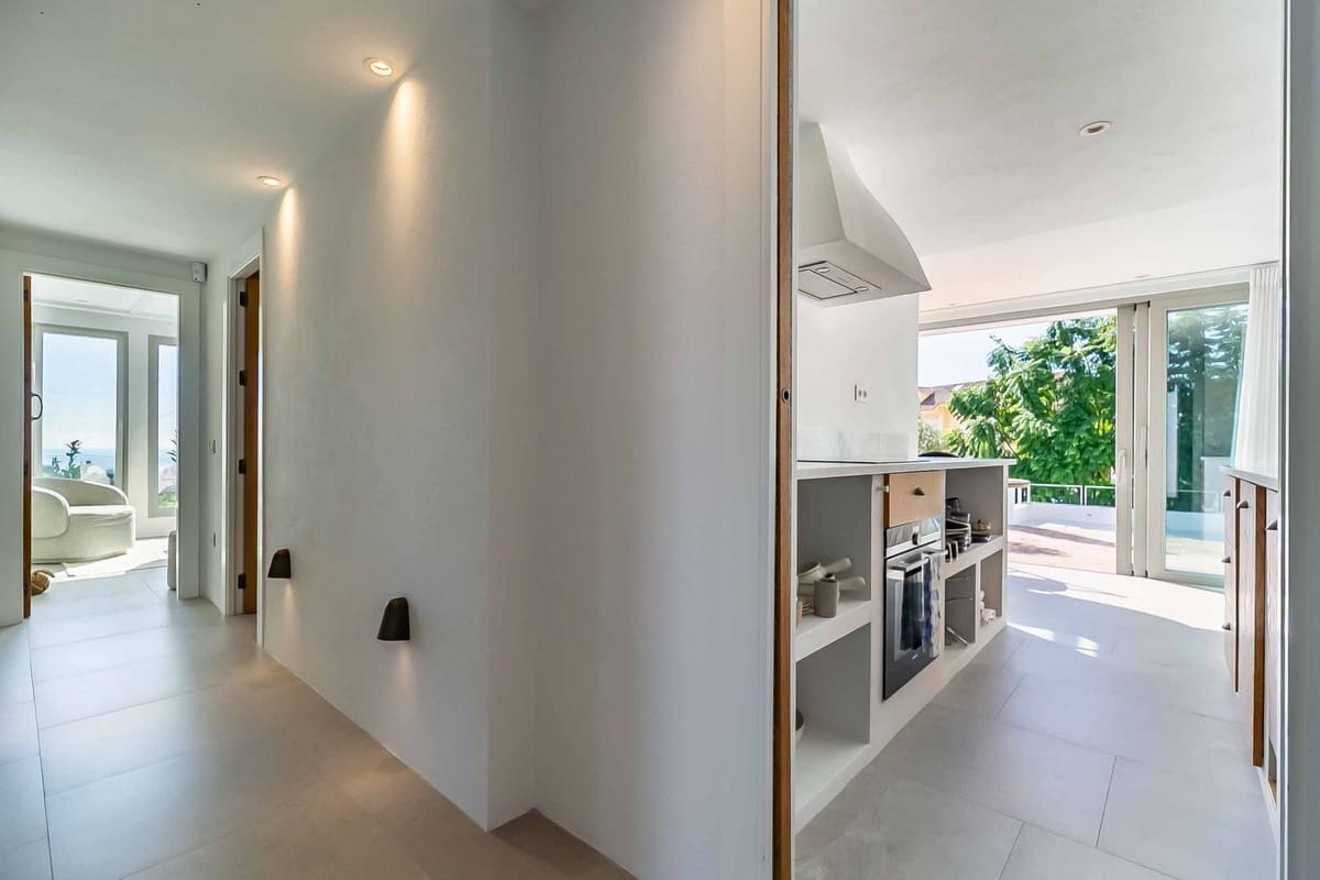 4 soveværelse Villa til salg i Benalmadena med swimmingpool - € 1.455.000 (Ref: 9823457)