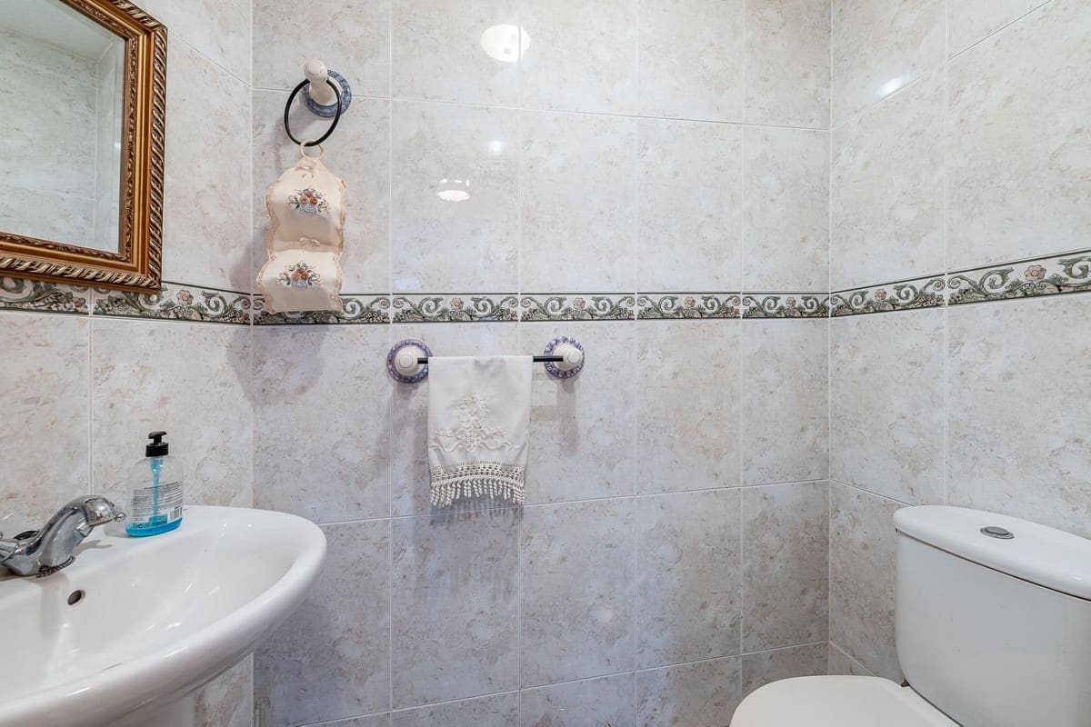 4 soveværelse Byhus til salg i Benalmadena med garage - € 630.000 (Ref: 9823458)