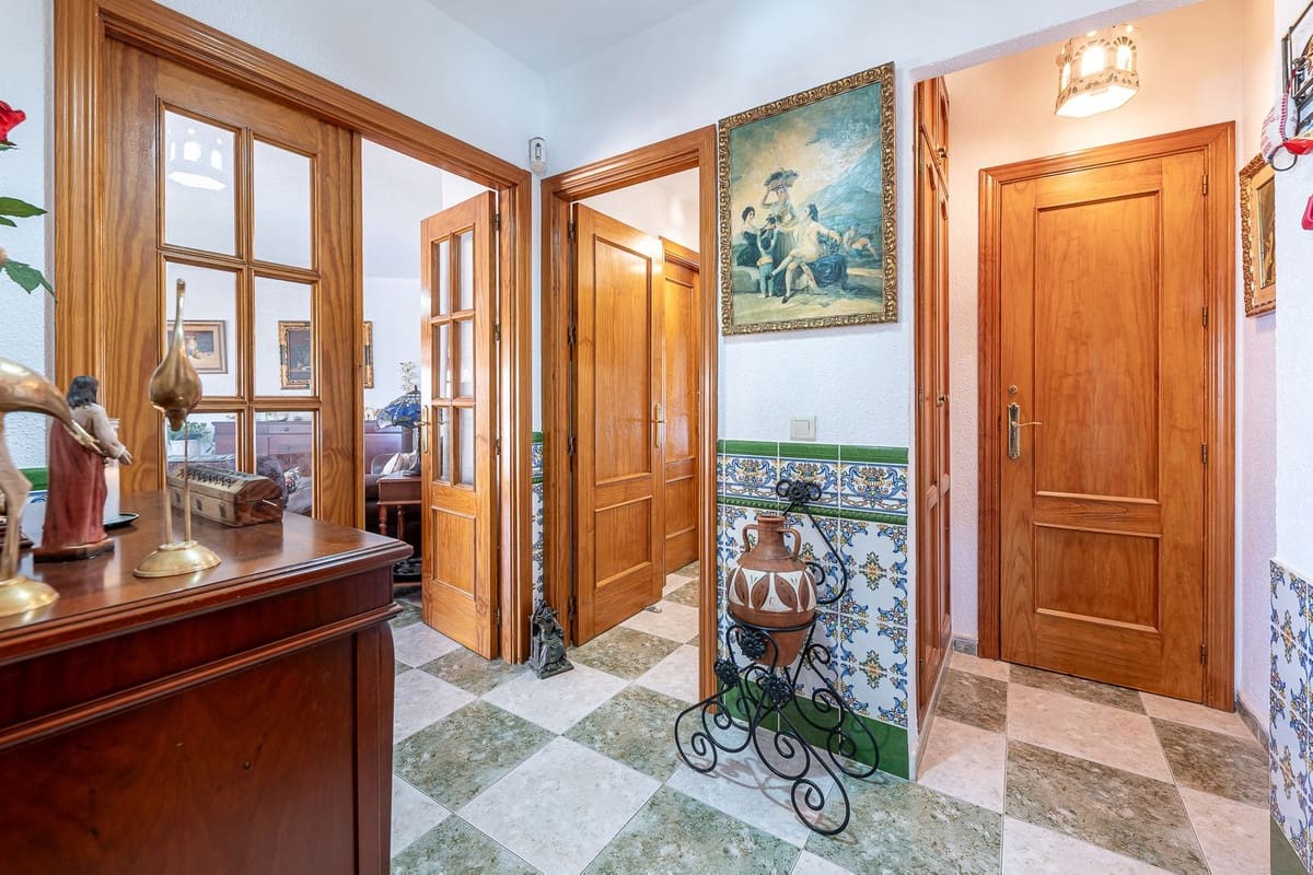 4 soveværelse Byhus til salg i Benalmadena med garage - € 630.000 (Ref: 9823458)