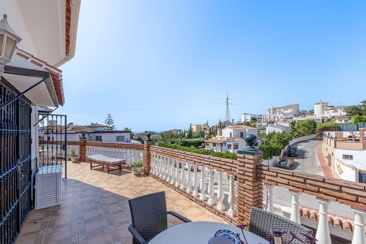 4 soveværelse Byhus til salg i Benalmadena med garage - € 630.000 (Ref: 9823458)