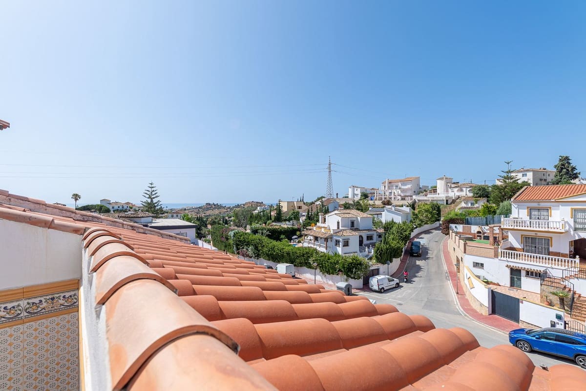 4 soveværelse Byhus til salg i Benalmadena med garage - € 630.000 (Ref: 9823458)