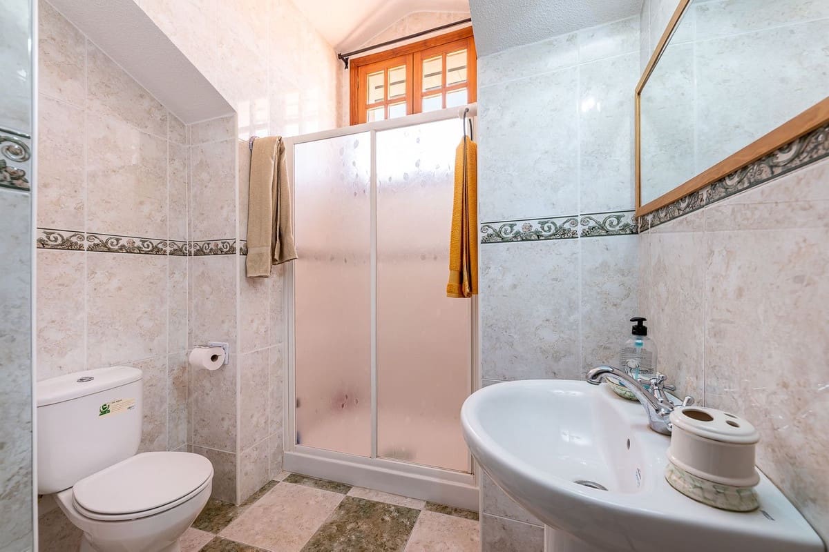 4 soveværelse Byhus til salg i Benalmadena med garage - € 630.000 (Ref: 9823458)
