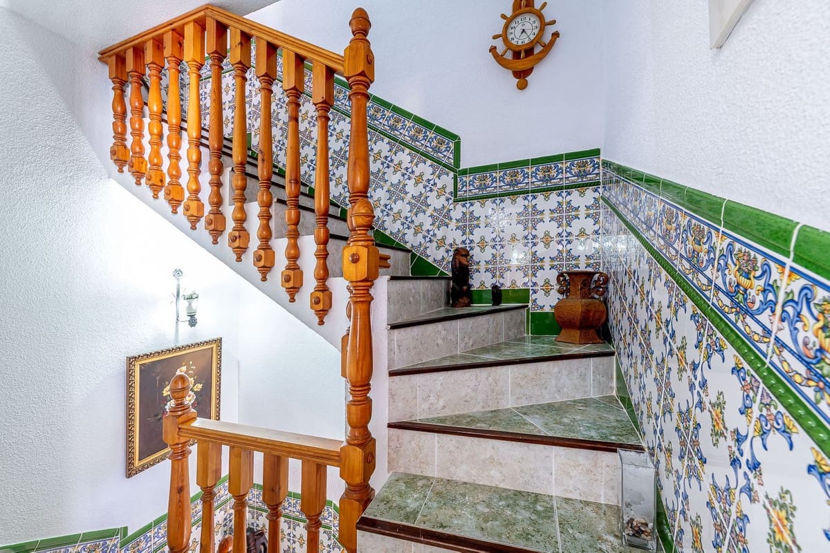 4 soveværelse Byhus til salg i Benalmadena med garage - € 630.000 (Ref: 9823458)