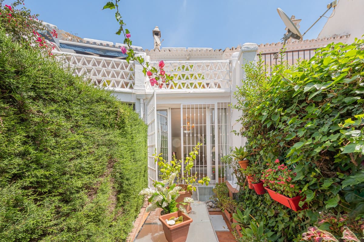 3 soverom Hus til salgs i Golden Mile med svømmebasseng - € 680 000 (Ref: 9823459)