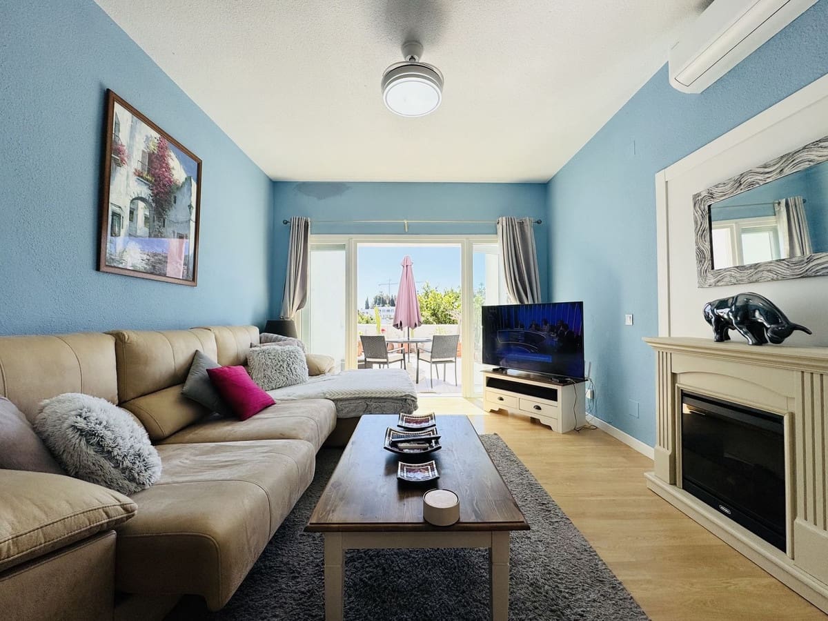 4 soveværelse Byhus til salg i La Duquesa / Puerto de la Duquesa med swimmingpool garage - € 475.000 (Ref: 9823460)