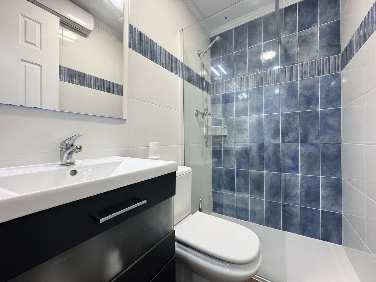 4 soveværelse Byhus til salg i La Duquesa / Puerto de la Duquesa med swimmingpool garage - € 475.000 (Ref: 9823460)