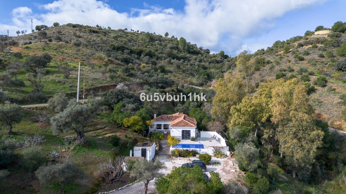 3 Zimmer Finca/Landgut zu verkaufen in Alhaurin el Grande mit Pool - 460.000 € (Ref: 9823464)