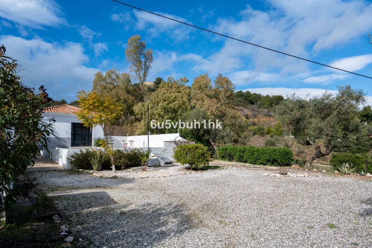 3 Zimmer Finca/Landgut zu verkaufen in Alhaurin el Grande mit Pool - 460.000 € (Ref: 9823464)
