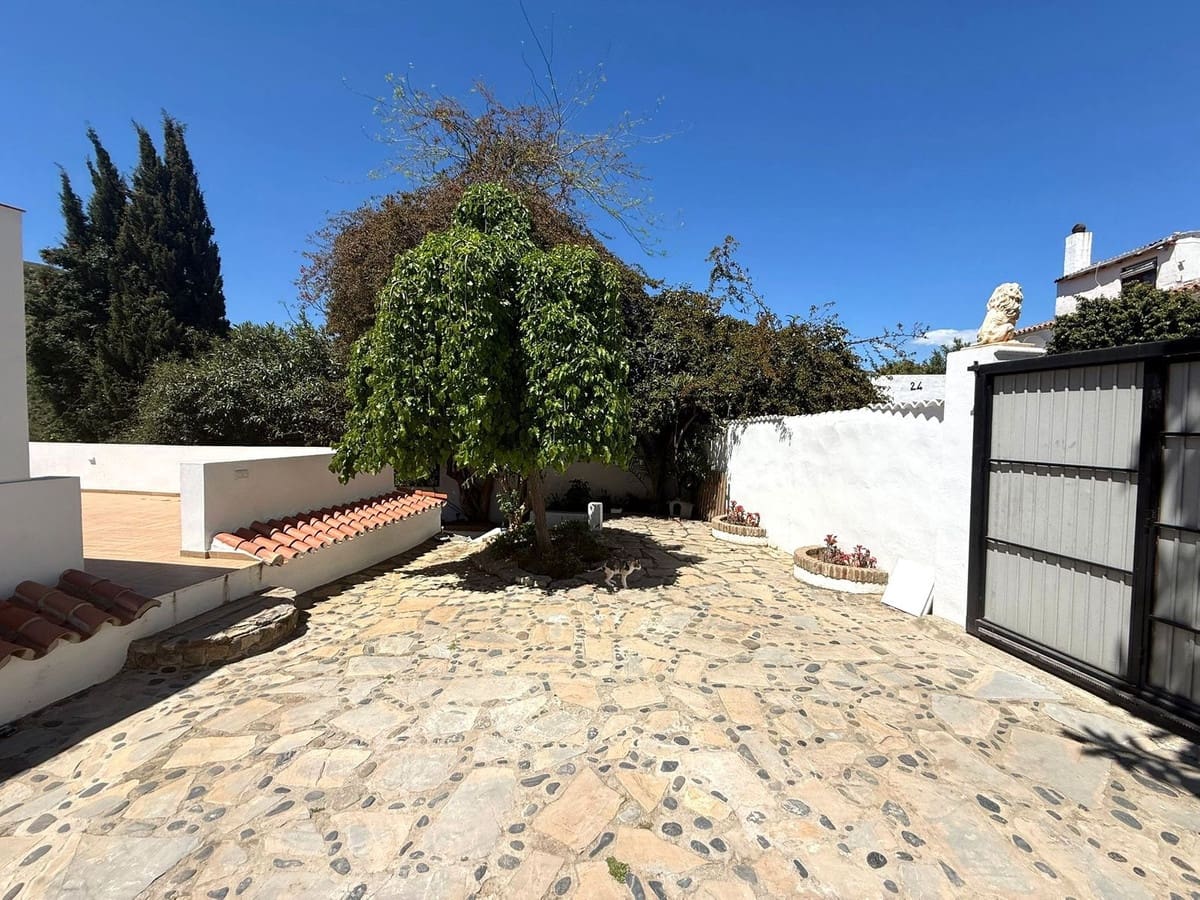 3 bedroom Finca/Country House for sale in Manilva with pool - € 430,000 (Ref: 9823465)