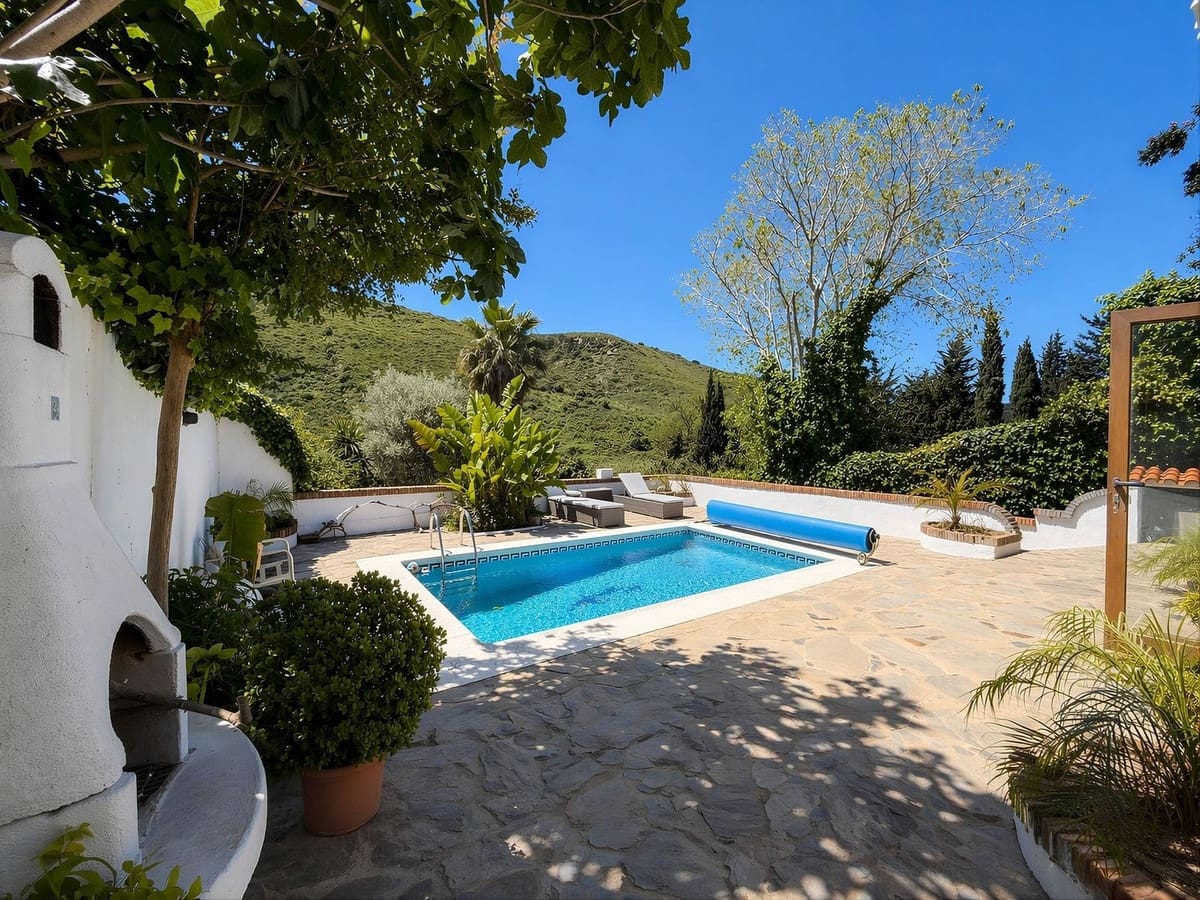 3 bedroom Finca/Country House for sale in Manilva with pool - € 430,000 (Ref: 9823465)