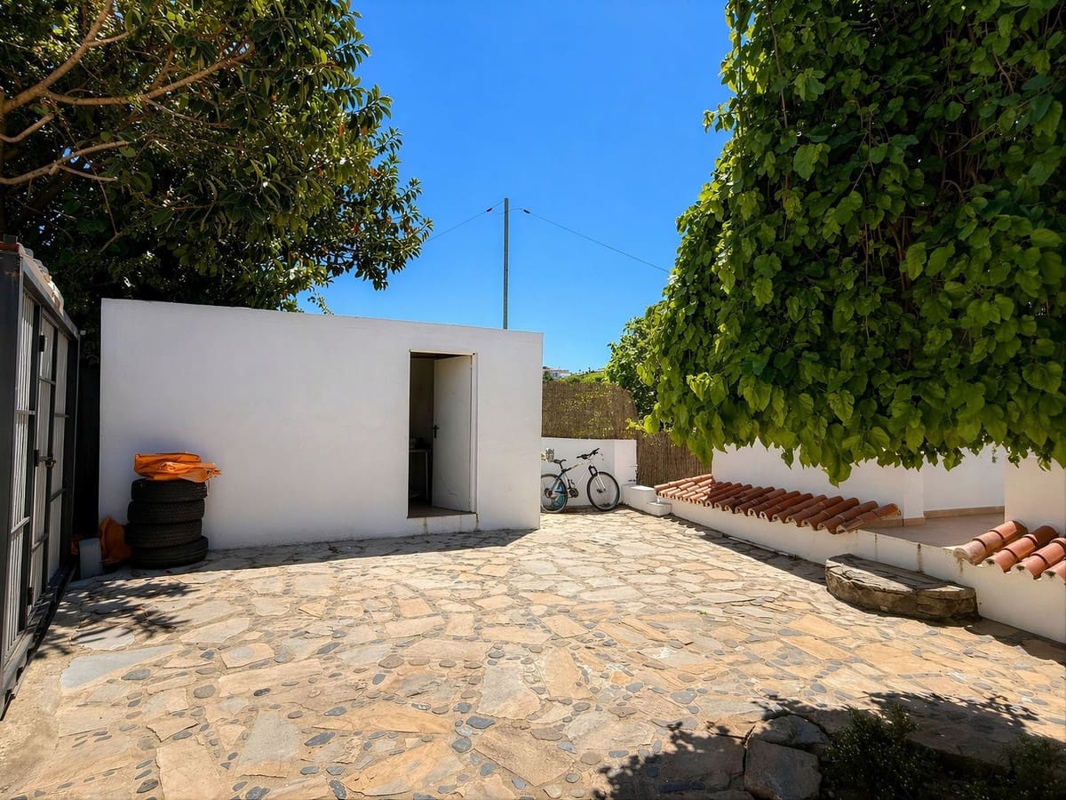 3 bedroom Finca/Country House for sale in Manilva with pool - € 430,000 (Ref: 9823465)
