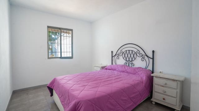 2 bedroom Finca/Country House for sale in Marbella - € 425,000 (Ref: 9823466)