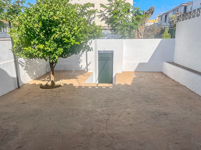 2 bedroom Finca/Country House for sale in Marbella - € 425,000 (Ref: 9823466)