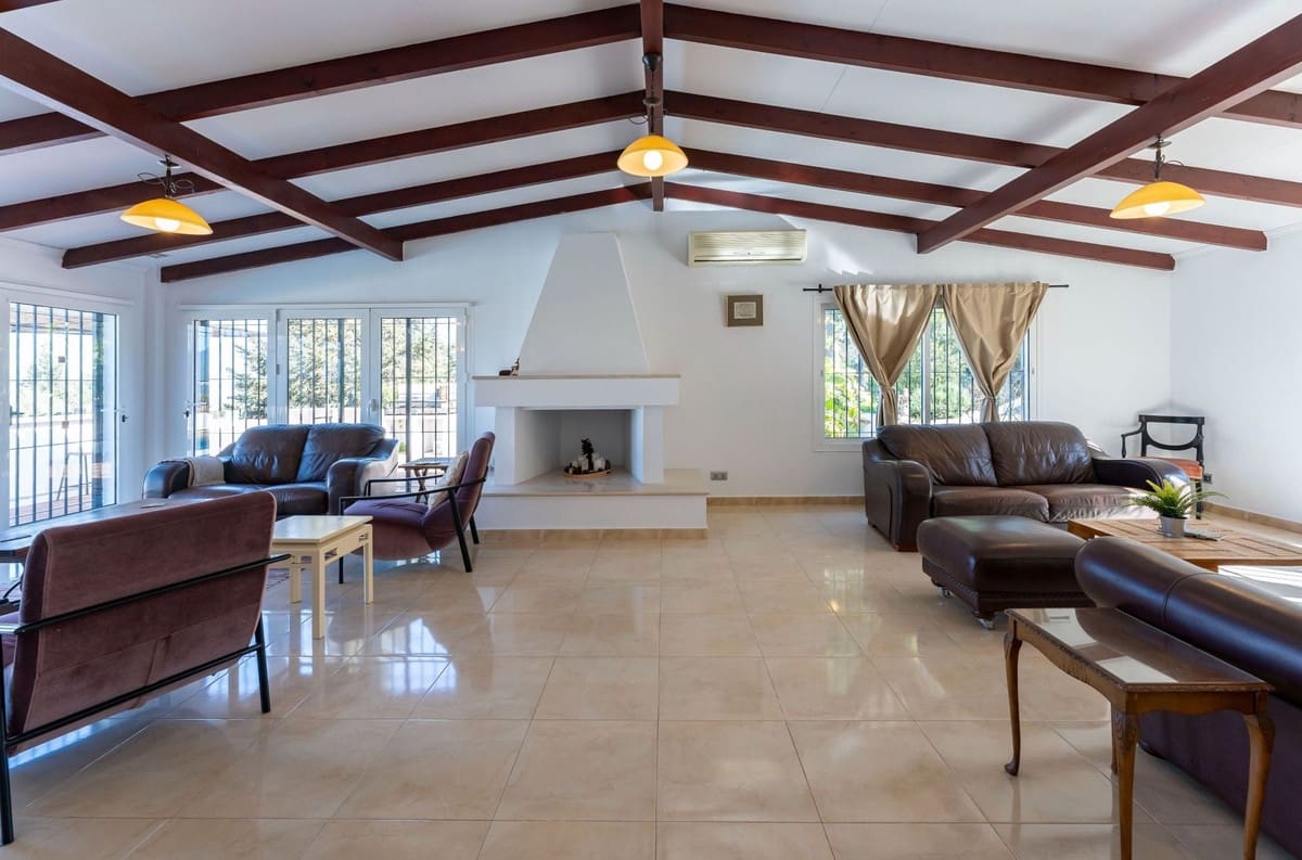 9 bedroom Finca/Country House for sale in Alhaurin el Grande with pool - € 995,000 (Ref: 9823467)