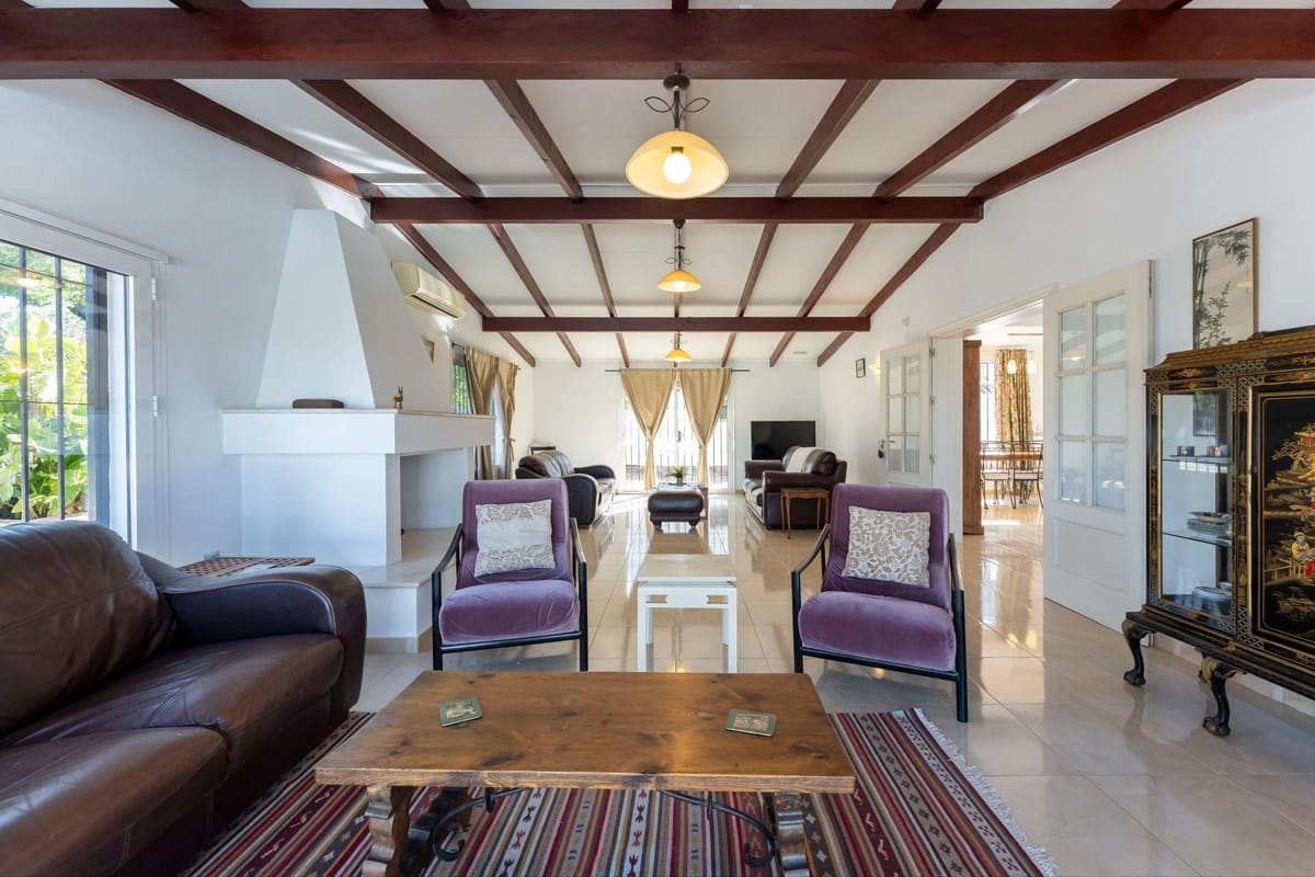 9 bedroom Finca/Country House for sale in Alhaurin el Grande with pool - € 995,000 (Ref: 9823467)