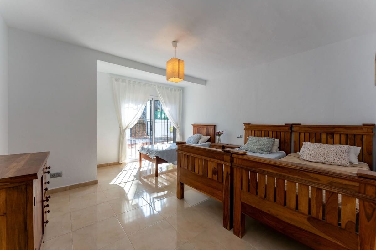 9 bedroom Finca/Country House for sale in Alhaurin el Grande with pool - € 995,000 (Ref: 9823467)