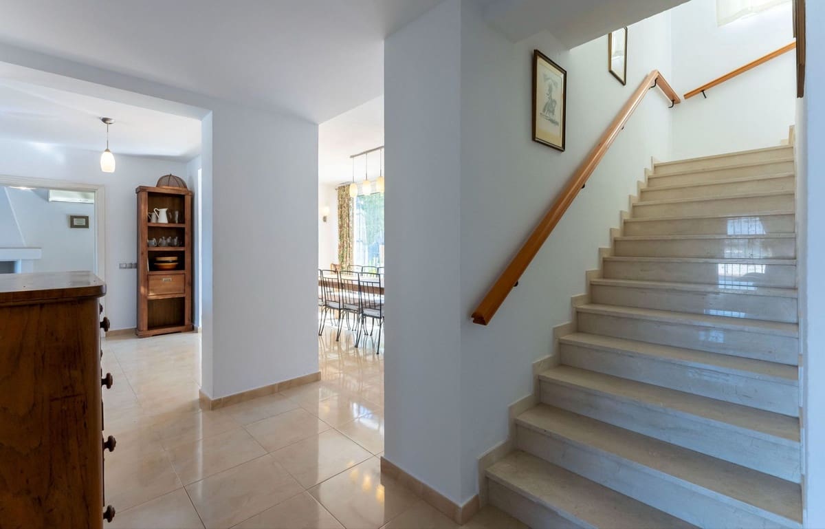 9 bedroom Finca/Country House for sale in Alhaurin el Grande with pool - € 995,000 (Ref: 9823467)