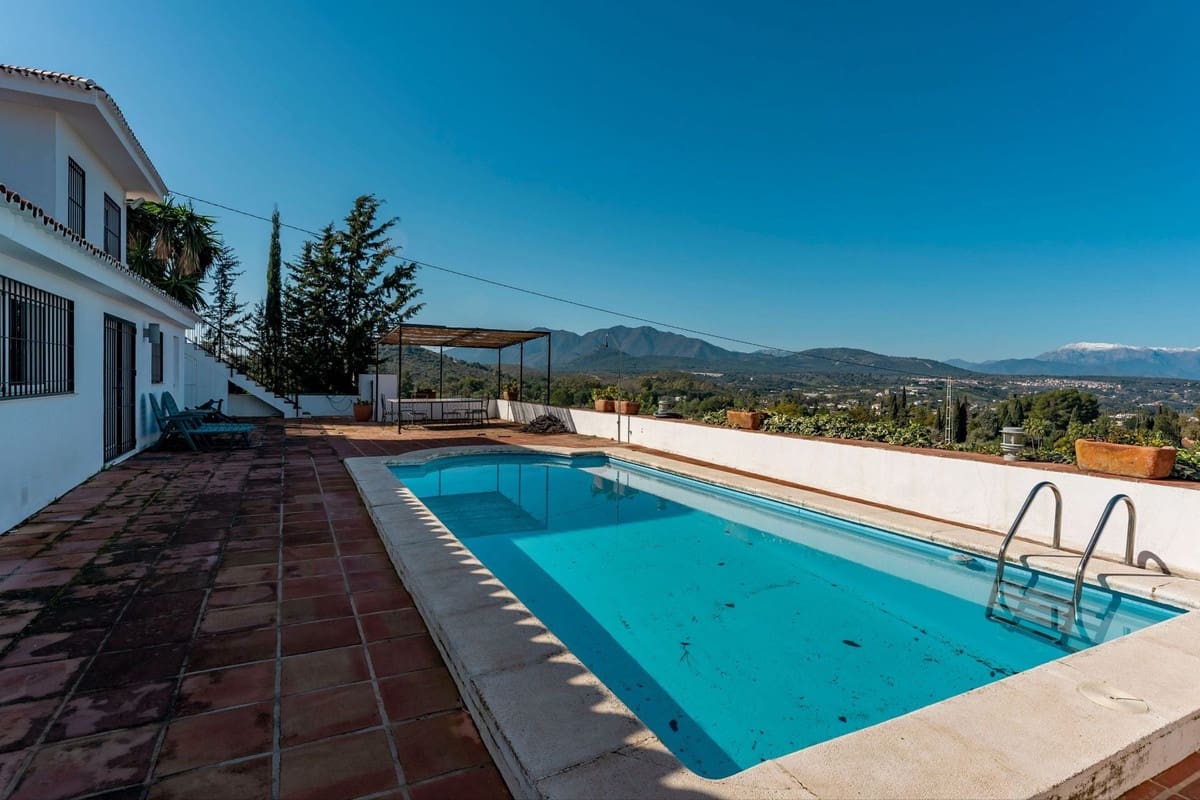 9 bedroom Finca/Country House for sale in Alhaurin el Grande with pool - € 995,000 (Ref: 9823467)