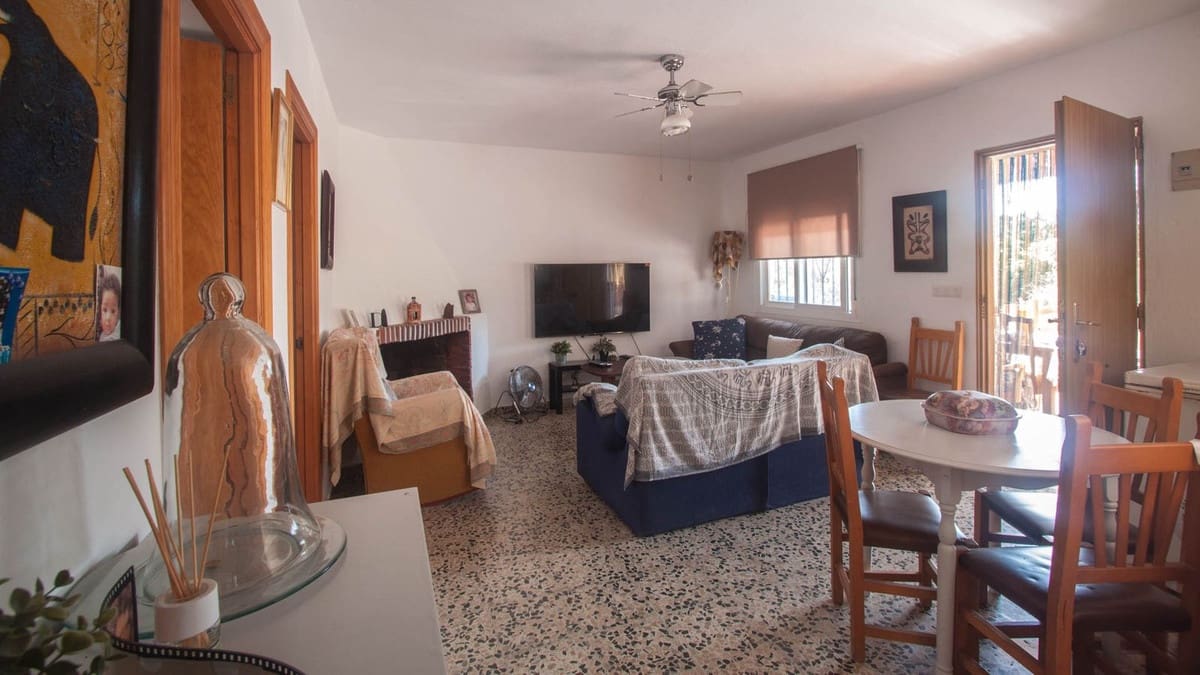 3 soverom Finca/Herregård til salgs i Estepona med svømmebasseng - € 475 000 (Ref: 9823469)