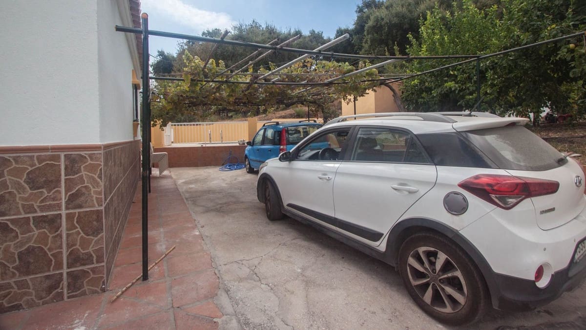 3 soverom Finca/Herregård til salgs i Estepona med svømmebasseng - € 475 000 (Ref: 9823469)