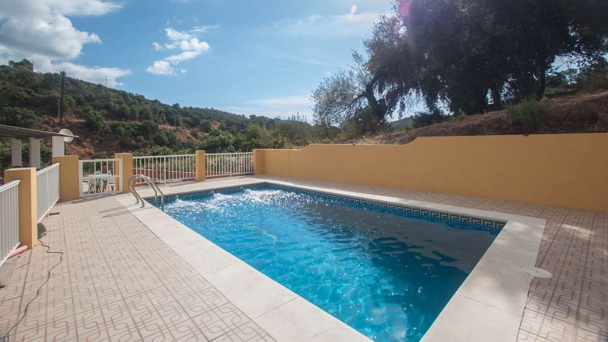 3 soverom Finca/Herregård til salgs i Estepona med svømmebasseng - € 475 000 (Ref: 9823469)